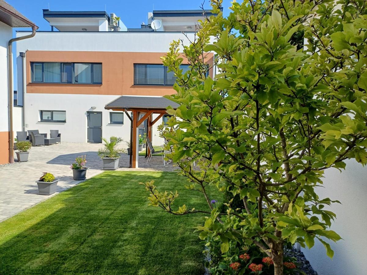 Penthouse Griemann 1 Mit Infrarotkabine Und Eigener Dachterrasse Fuer Max 4 Personen Illmitz Buitenkant foto